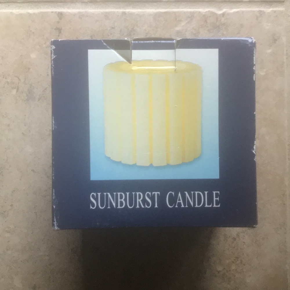 NWT Sunburst Candle - outer part 4”H, 4.5”W